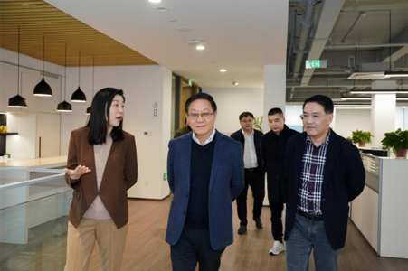 省住建廳原副廳長、國際綠建聯(lián)盟執(zhí)行主席、江蘇省人民政府參事室特聘專家劉大威一行蒞臨城發(fā)設(shè)計(jì)考察指導(dǎo)